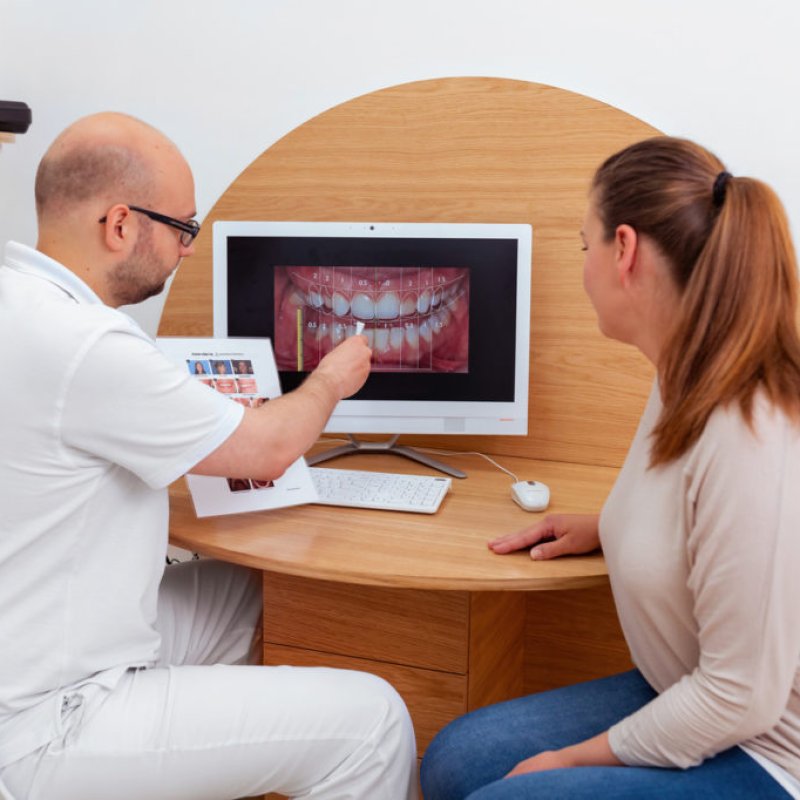 Dentim-Clinic-Bydgoszcz-licówki-Flow-Injection